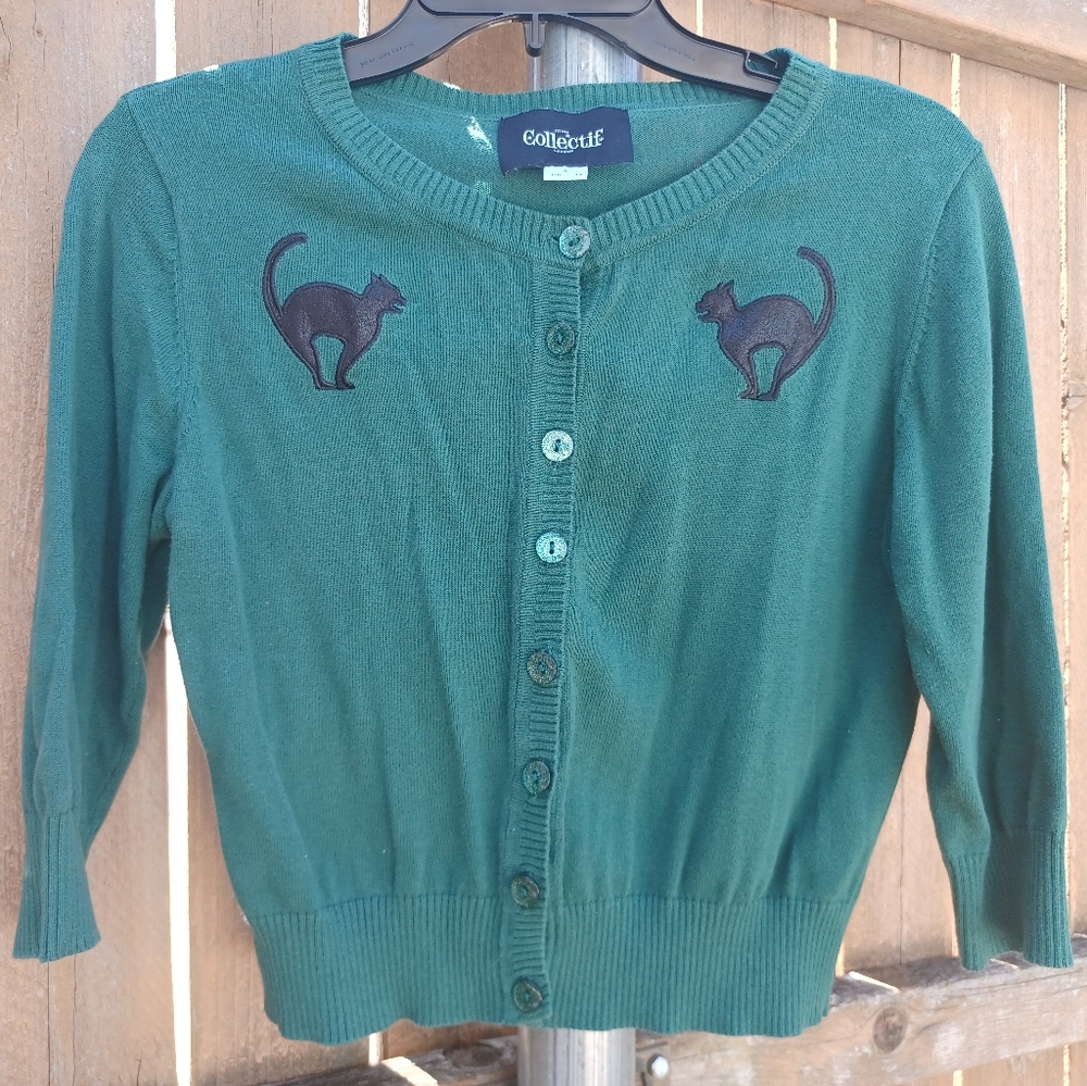 Collectif dark green short cropped sweater cardigan black cats